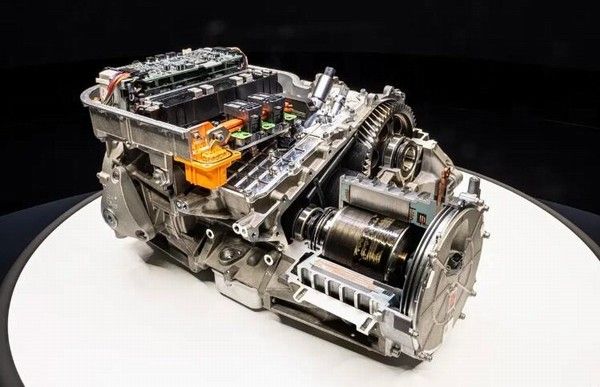 法拉利全新纯电核心技术四电机30000转1000匹