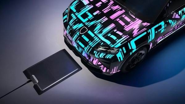 2026款保时捷Cayenne电动版搭载无线充电技术