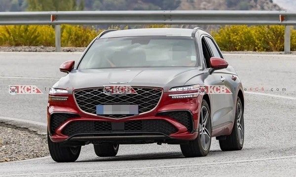 捷尼赛思增程车型GV70 EREV综合续航900公里