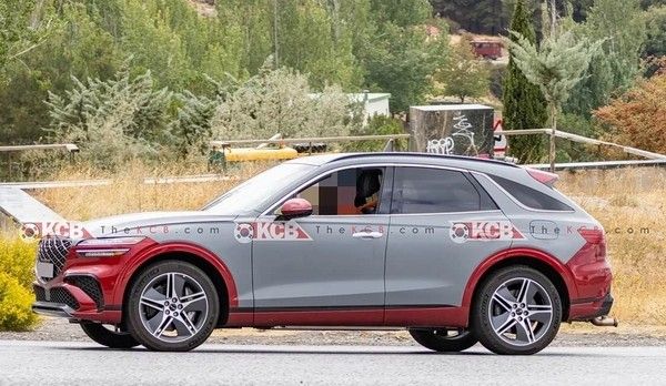 捷尼赛思增程车型GV70 EREV综合续航900公里