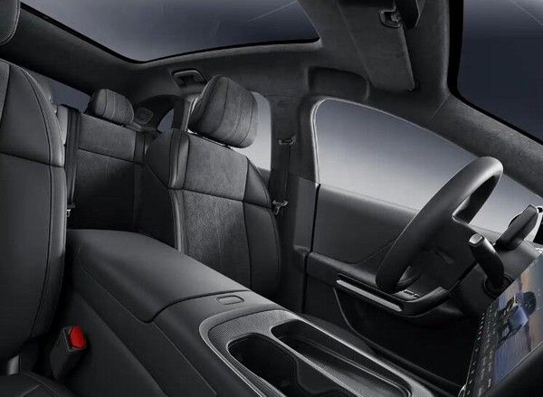 零跑Lafa5内饰正式发布实车国内首次亮相11月预售