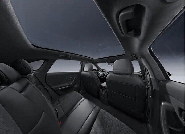 零跑Lafa5内饰正式发布实车国内首次亮相11月预售