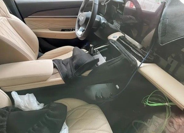 新款吉利星越L实车曝光外观内饰谍照图片多少钱