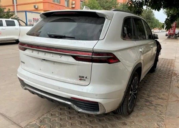 新款吉利星越L实车曝光外观内饰谍照图片多少钱