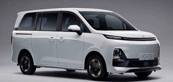 纯电中型MPV鑫源116价格及图片车型参数配置