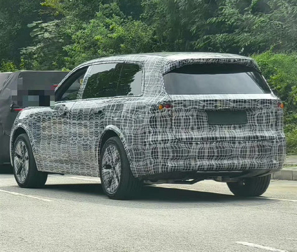 理想l9价格及图片2025款最新款参数配置续航