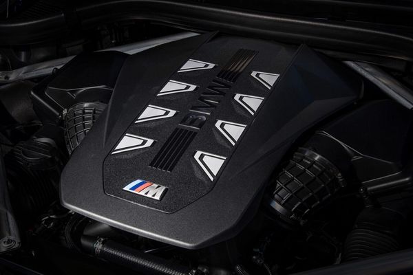 全面电动化时代宝马V8引擎销量逆势创新高