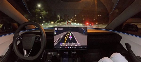 特斯拉FSD V14.2版本将全面推送解决变道刹车难题