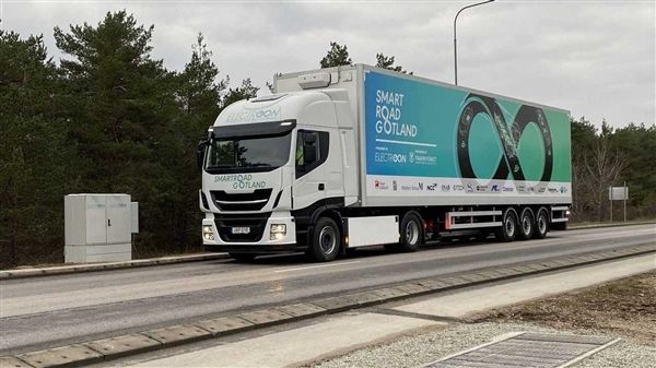 法国A10高速边开边充电动货车瞬时功率300千瓦