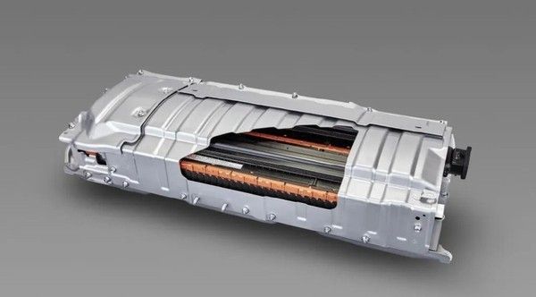 半固态电池统一命名为固液电池性能大提升