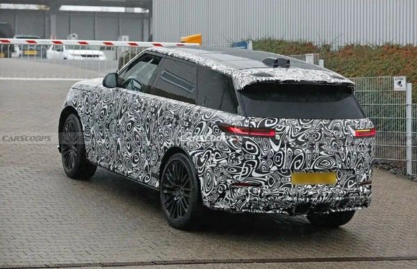 新款路虎揽胜运动SV谍照曝光2026年年末发布