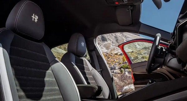 阿尔法·罗密欧Junior增加Sport Speciale版本车型