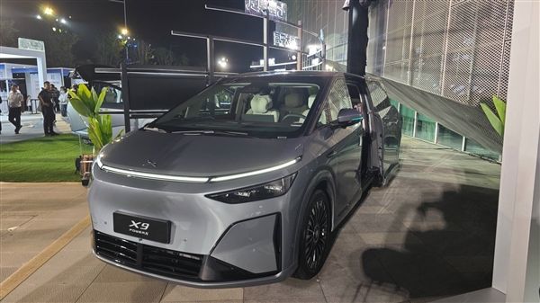 小鹏汽车X9鲲鹏超级增程版正式开启预售价格
