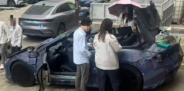 腾势z敞篷版路试谍照曝光什么时候上市价格多少