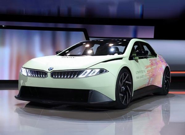 全新一代宝马3系曝光谍照新车或将2026年亮相