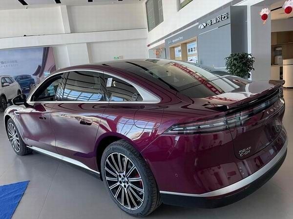 奇瑞风云A9L猎鹰700版和四座版11月15日上市