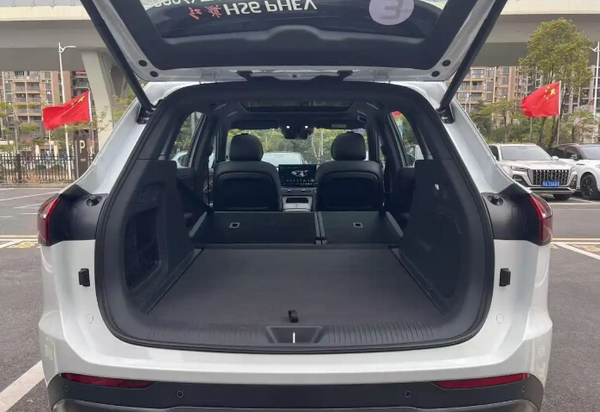 红旗HS6 PHEV即将预售价格参数配置上市时间