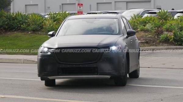 马自达全新纯电SUV曝光采用CX-80/CX-90混合车身