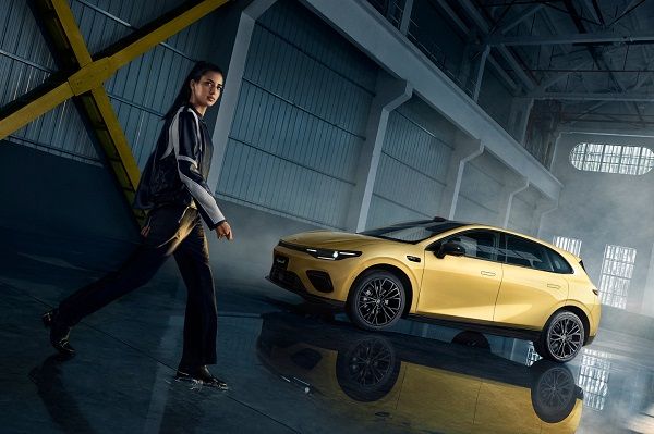 纯电运动两厢轿跑零跑全新车型Lafa 5开启预售