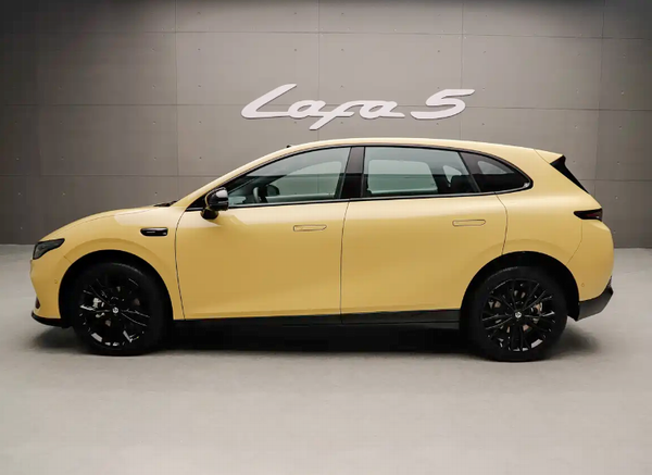 零跑Lafa5开启预售8295芯片激光雷达价格10.58万起