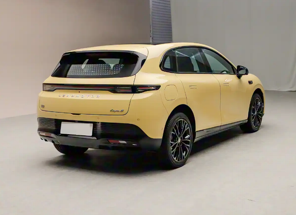 零跑Lafa5开启预售8295芯片激光雷达价格10.58万起