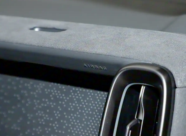 零跑Lafa5开启预售8295芯片激光雷达价格10.58万起