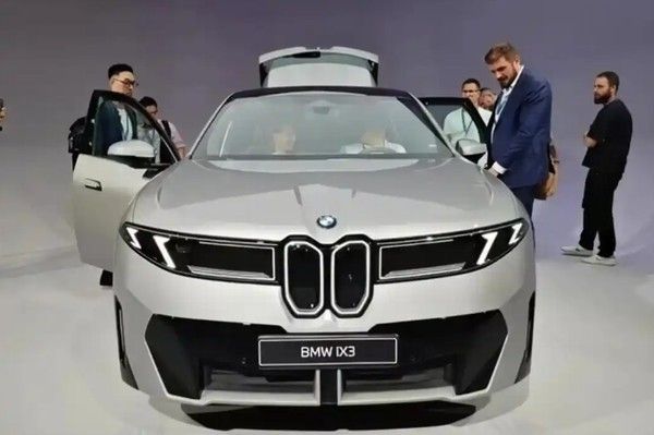 2026年上市宝马iX3全新设计纯电动专属平台NCAR