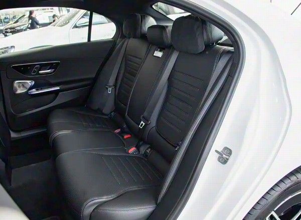 2026新款奔驰C级上市价格参数配置动力升级