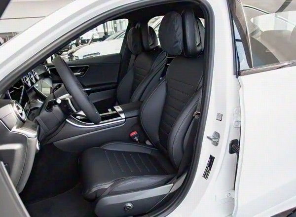 2026新款奔驰C级上市价格参数配置动力升级