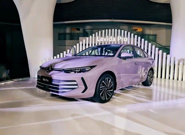 上汽大众全新朗逸Pro正式上市智能家轿全面升级