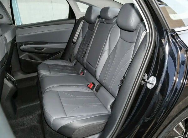 上汽大众全新一代朗逸Pro正式上市价格参数配置