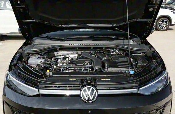 上汽大众全新一代朗逸Pro正式上市价格参数配置