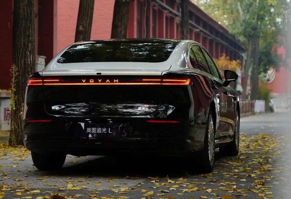岚图追光L预售价定档12月上市豪华轿车参数配置