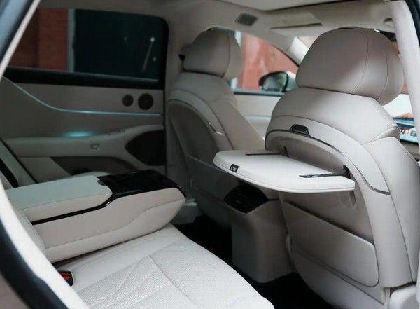 岚图追光L预售价定档12月上市豪华轿车参数配置