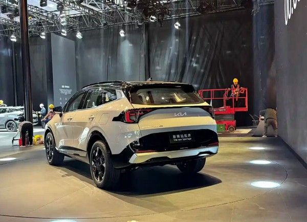 中期改款起亚狮铂拓界新车将在广州车展上首发亮相