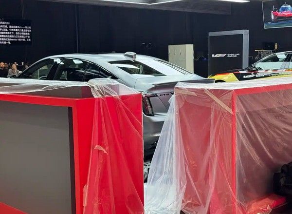 凯迪拉克CT5新色彩飓风哑光灰视觉更具酷黑风范