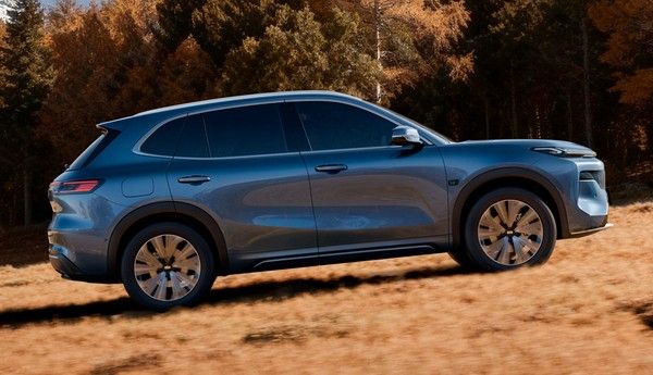 2026款吉利银河星舰7 EM-i正式上市价格参数配置