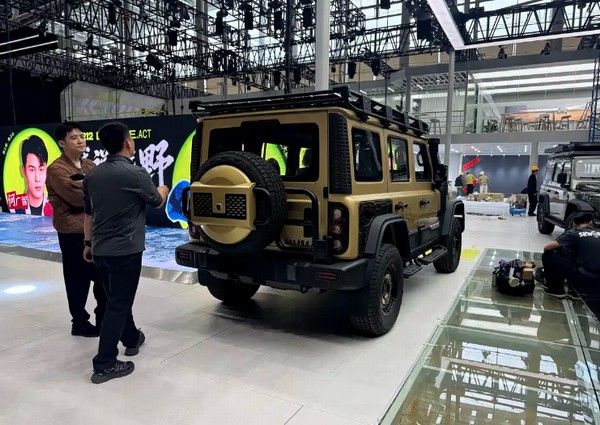 全新212 T01高地版相比普通版增加了越野套件