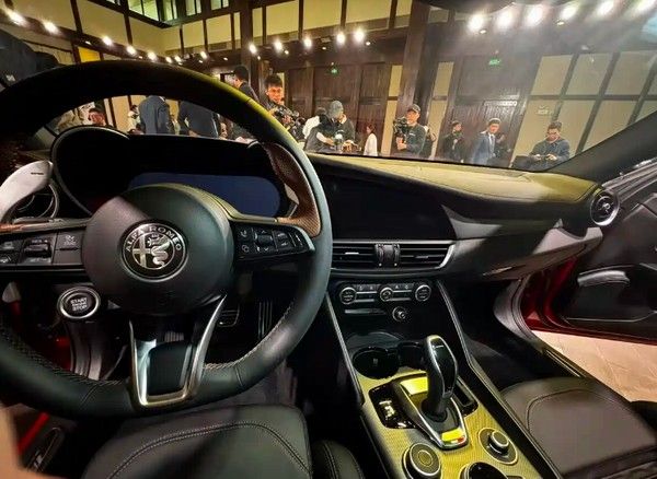 阿尔法·罗密欧Giulia朱丽叶 INTENSA版国内上市