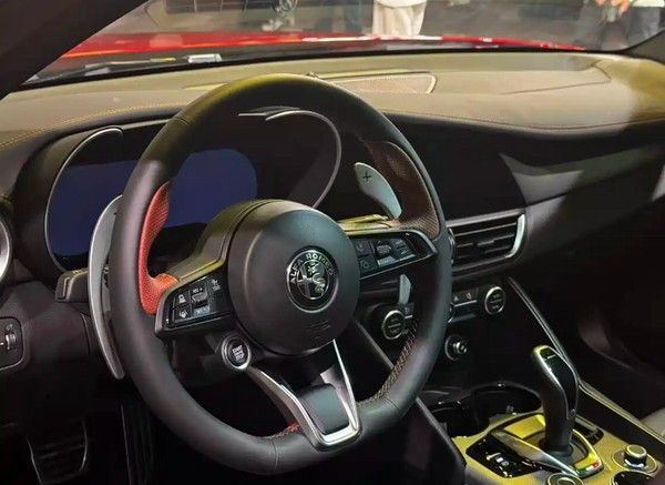 阿尔法·罗密欧Giulia朱丽叶 INTENSA版国内上市