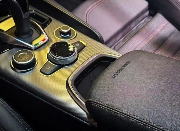 阿尔法·罗密欧Giulia朱丽叶 INTENSA版国内上市