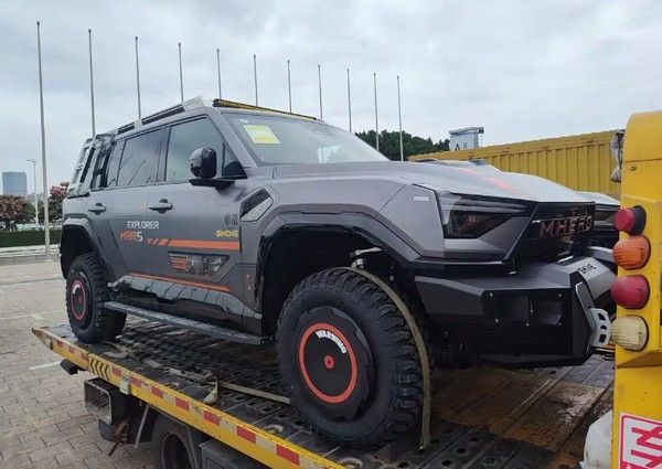 猛士M817实车 M817 Hero版将上市价格参数配置