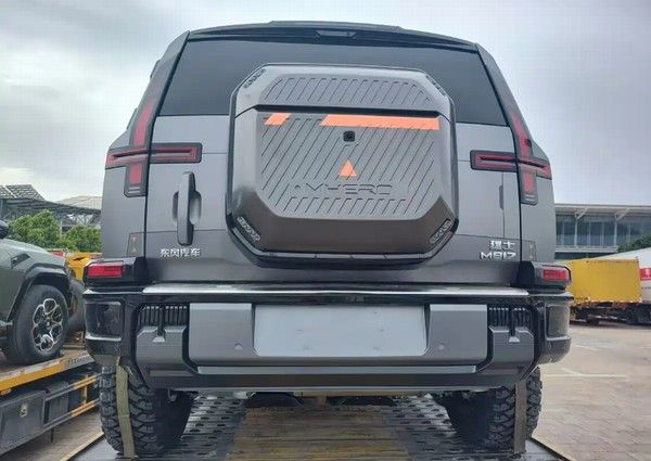 猛士M817实车 M817 Hero版将上市价格参数配置