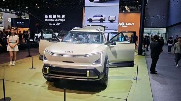 起亚2025广州车展首发EV5WKNDR中文命名探享者