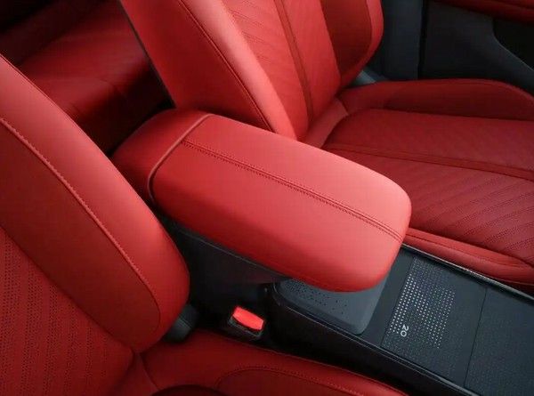 领克Z20曜红版将上市外观巴塔哥尼亚银内饰红色