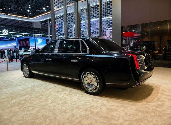 红旗金葵花国礼“丹霞”主题定制版公布售价718万