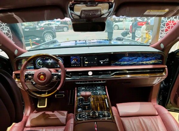 红旗金葵花国礼“丹霞”主题定制版公布售价718万