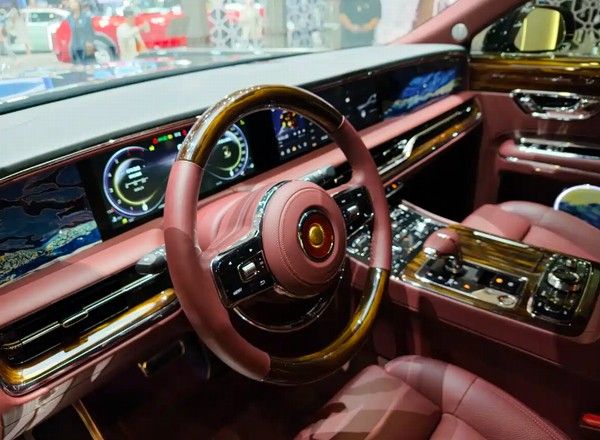 红旗金葵花国礼“丹霞”主题定制版公布售价718万