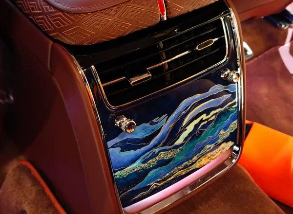 红旗金葵花国礼“丹霞”主题定制版公布售价718万