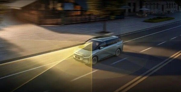 小鹏X9增程版超级增程续航超1600公里